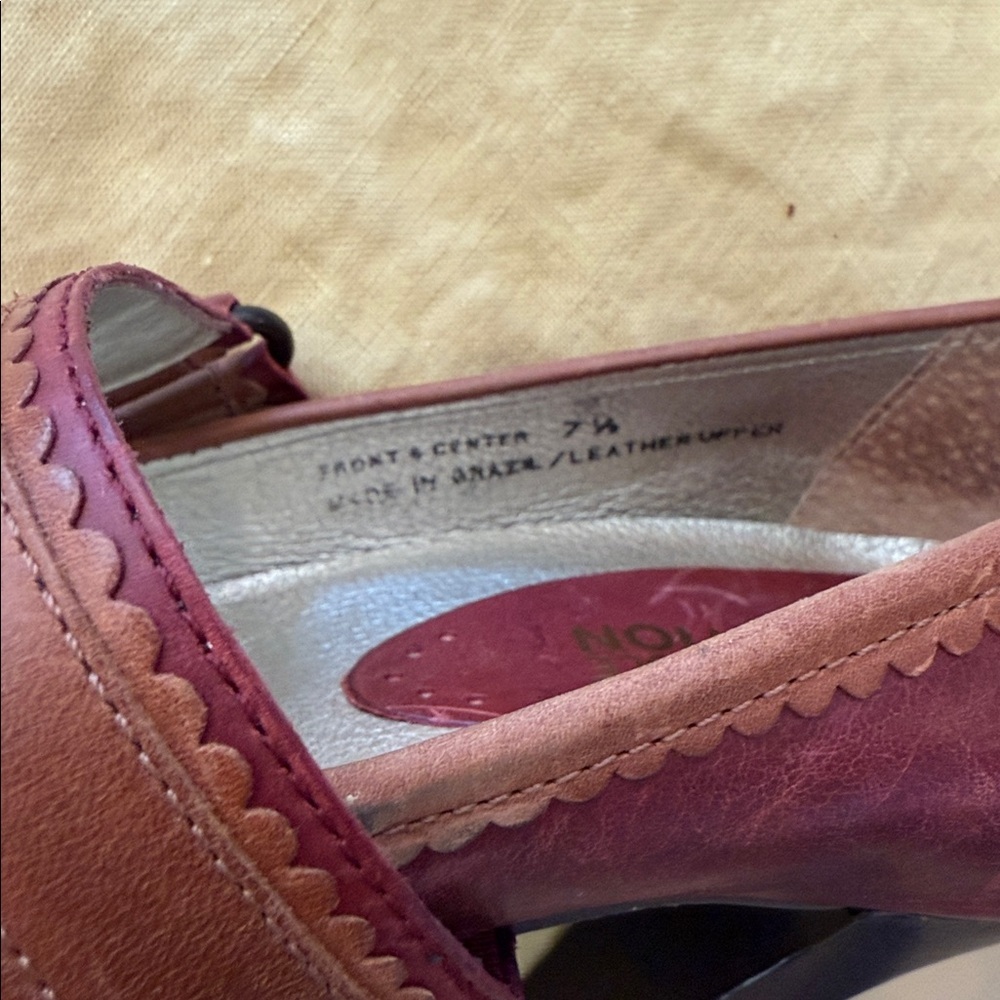 Kenneth Cole Reaction Burgundy Mary Jane Heels 7.5 - Picture 8 of 9